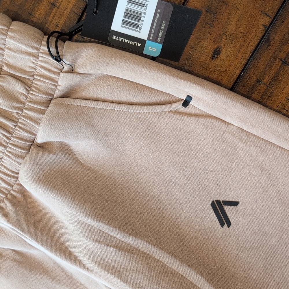 Alphalete ELMTS Relaxed Cuff Jogger - Picture 3 of 7